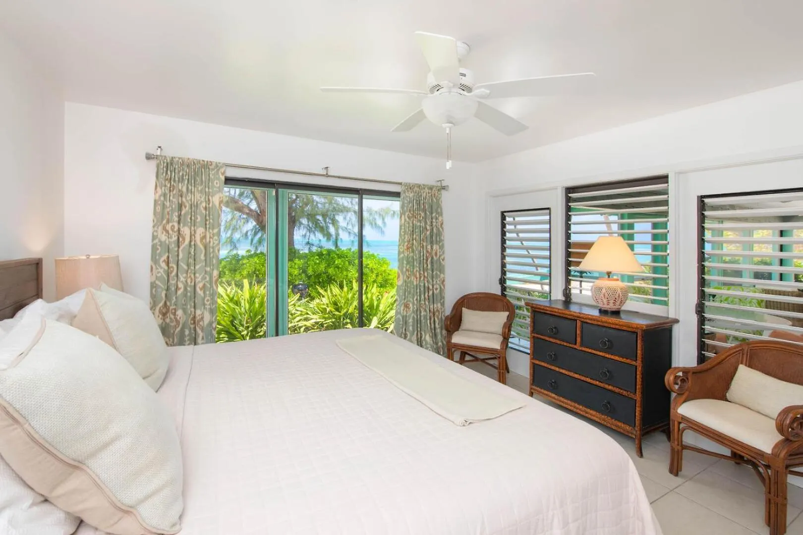 Fingertip - Beach Bungalow In Cayman Kai Driftwood Village 0*,  Cayman Islands