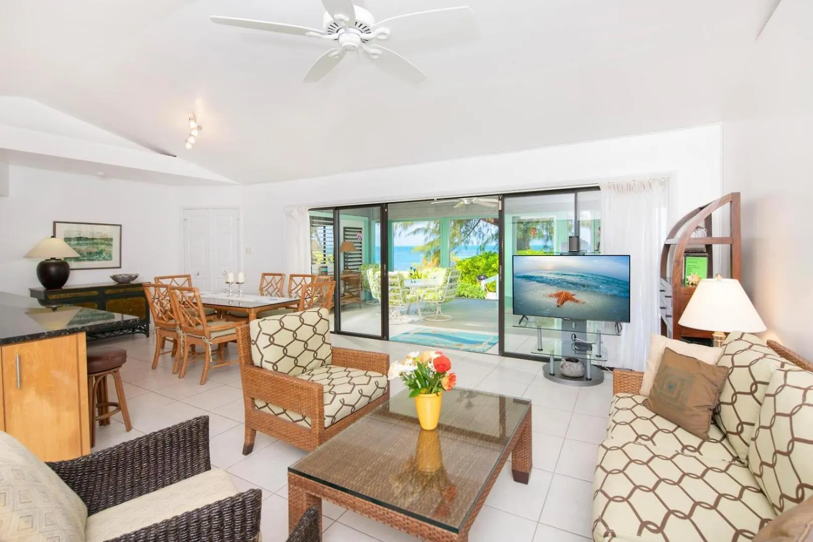 Fingertip - Beach Bungalow In Cayman Kai Driftwood Village