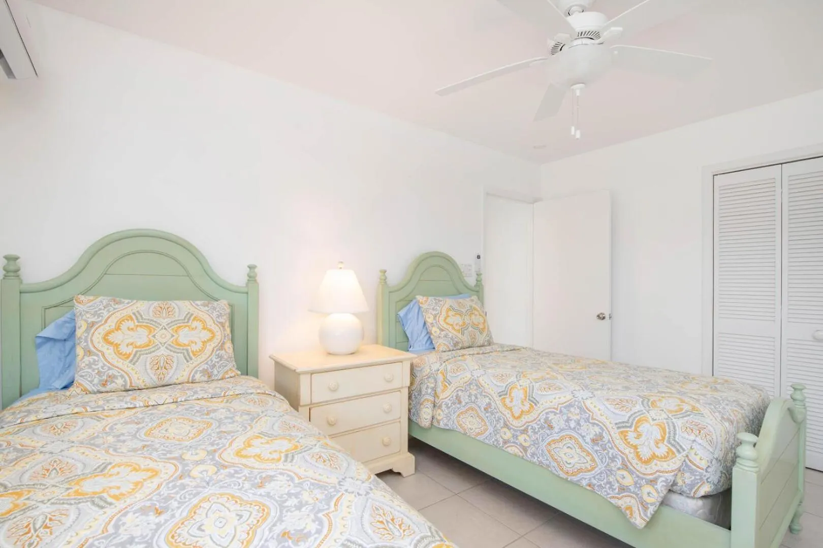 Fingertip - Beach Bungalow In Cayman Kai Driftwood Village 0*,