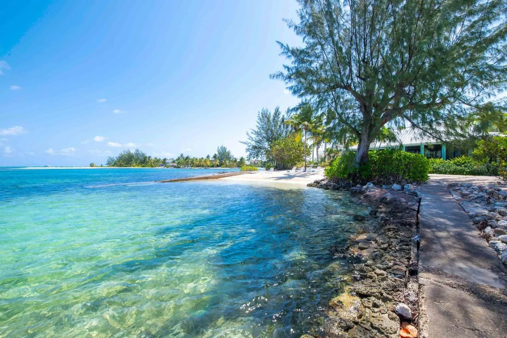 Fingertip - Beach Bungalow In Cayman Kai Driftwood Village