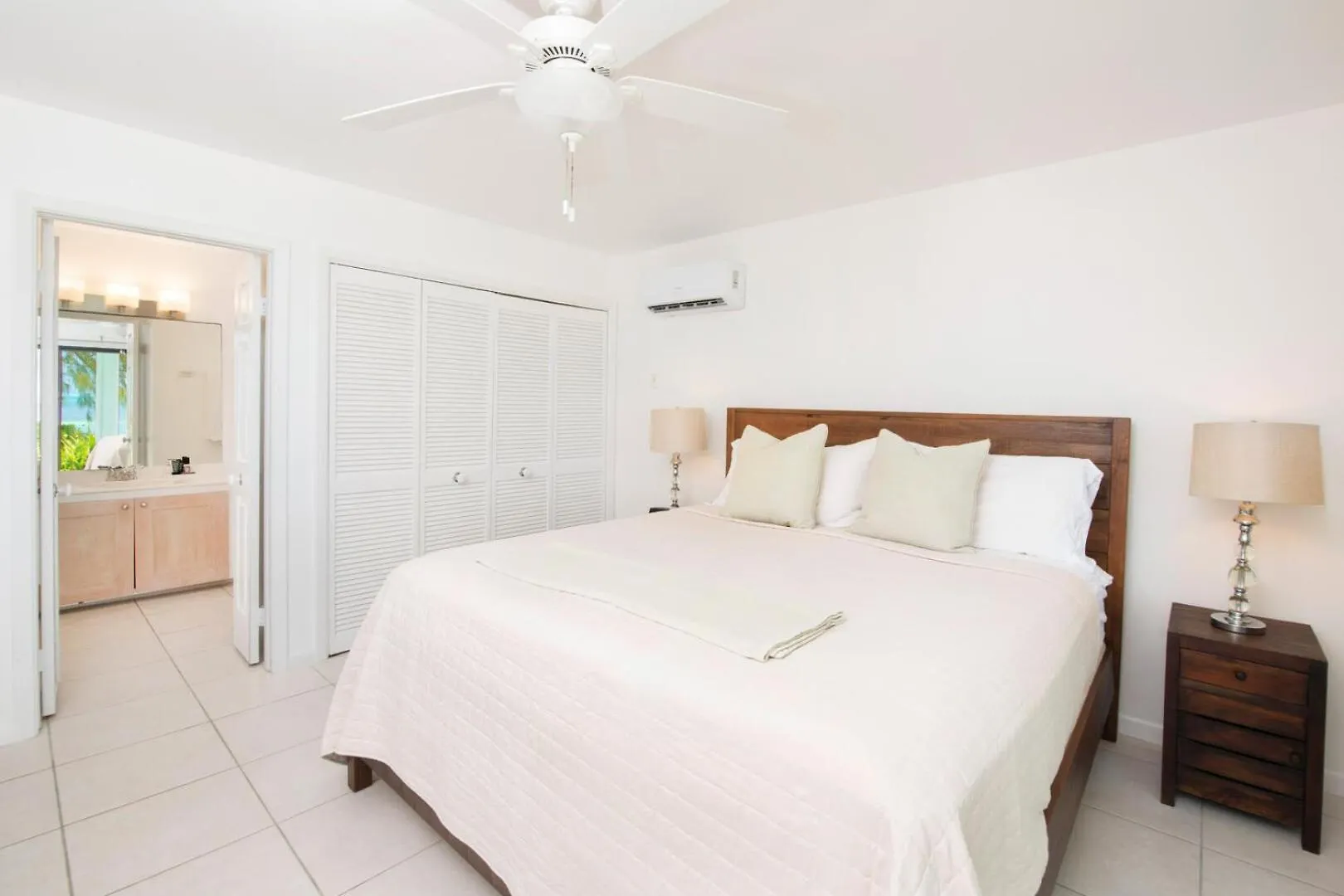 Fingertip - Beach Bungalow In Cayman Kai Driftwood Village Kaaiman-eilanden