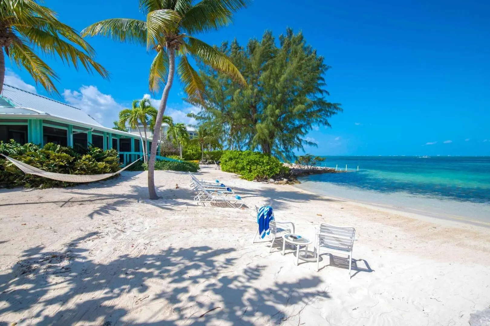 Fingertip - Beach Bungalow In Cayman Kai Driftwood Village