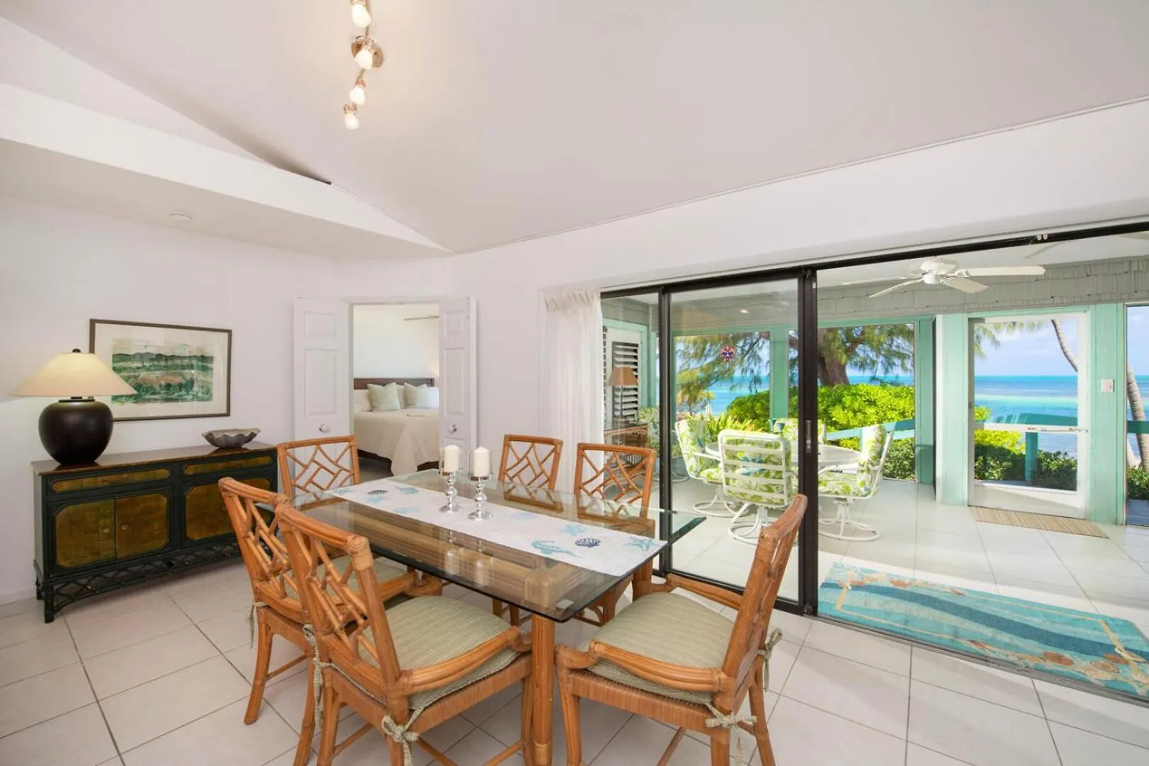 Fingertip - Beach Bungalow In Cayman Kai Driftwood Village Vakantiehuis